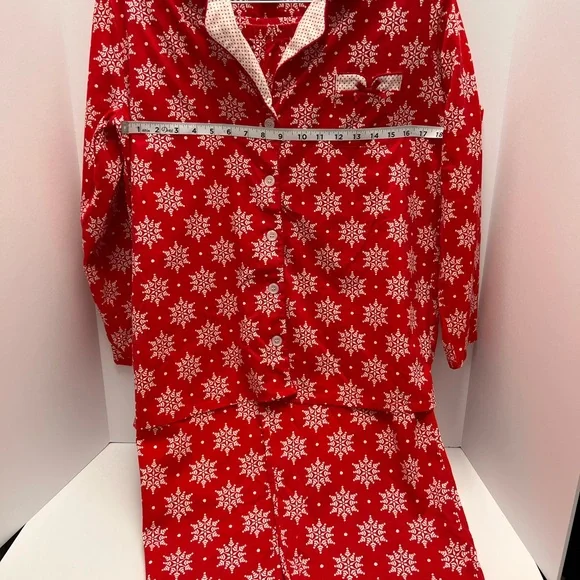 Laura Ashley Red Snowflake Pajama Set - Picture 8 of 9